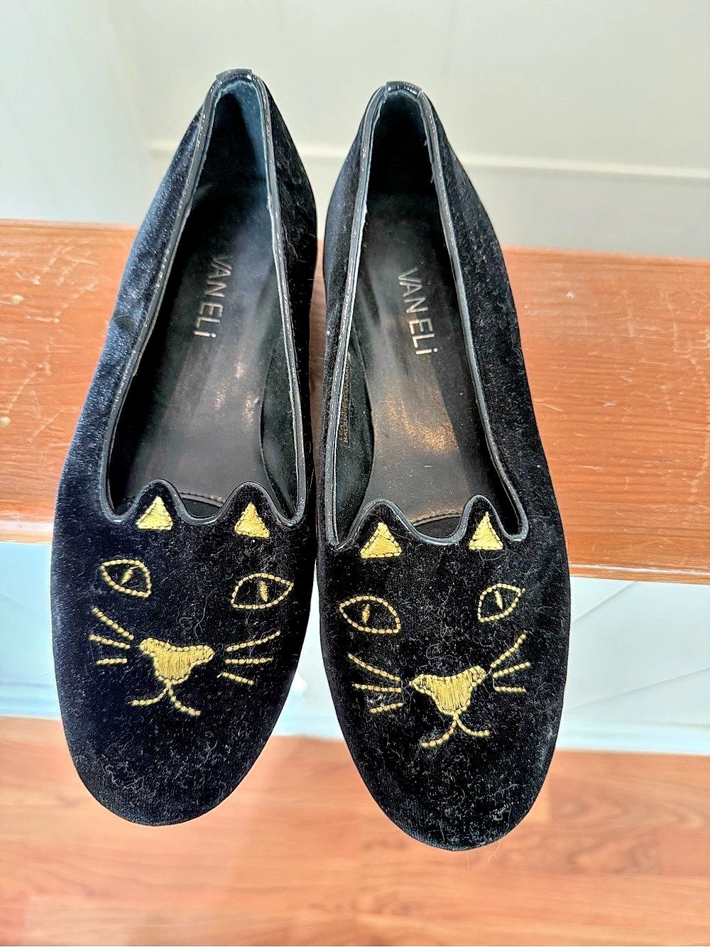 Vaneli Cat Embroidered Black Flats